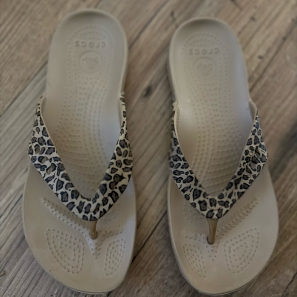 CROCS Women's Sandals with Leopard Print - Cream